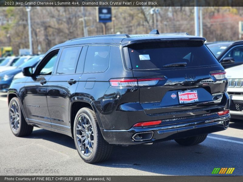 Diamond Black Crystal Pearl / Global Black 2023 Jeep Grand Cherokee L Summit 4x4