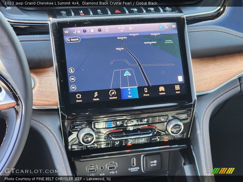 Diamond Black Crystal Pearl / Global Black 2023 Jeep Grand Cherokee L Summit 4x4