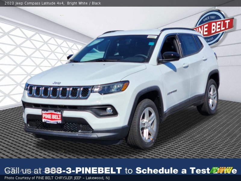 Bright White / Black 2023 Jeep Compass Latitude 4x4