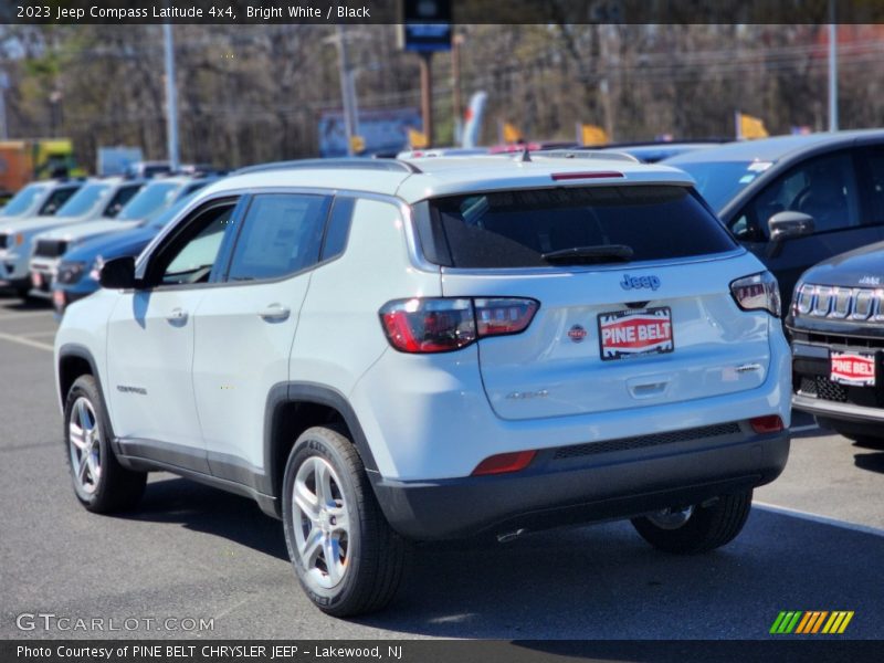 Bright White / Black 2023 Jeep Compass Latitude 4x4