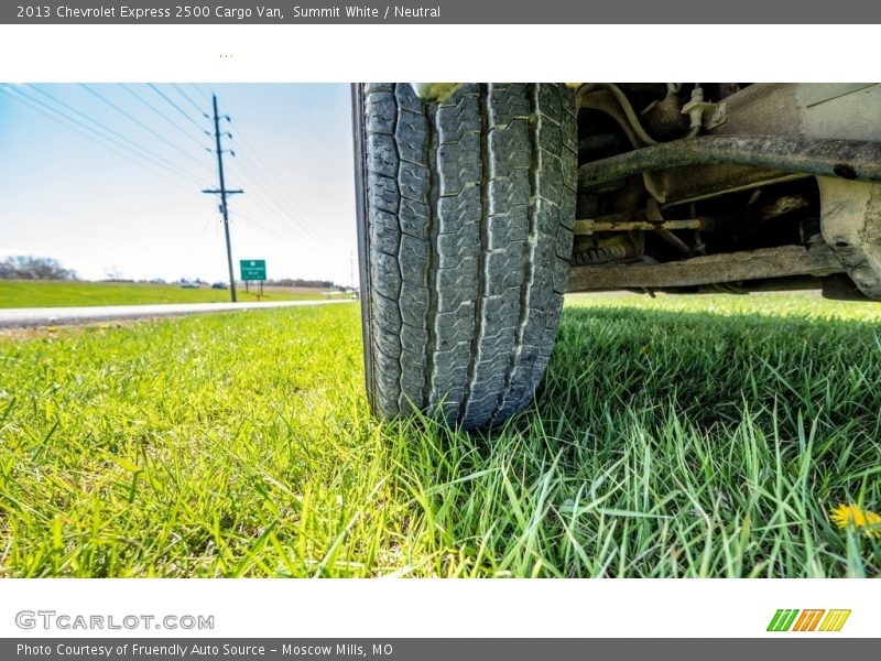 Summit White / Neutral 2013 Chevrolet Express 2500 Cargo Van