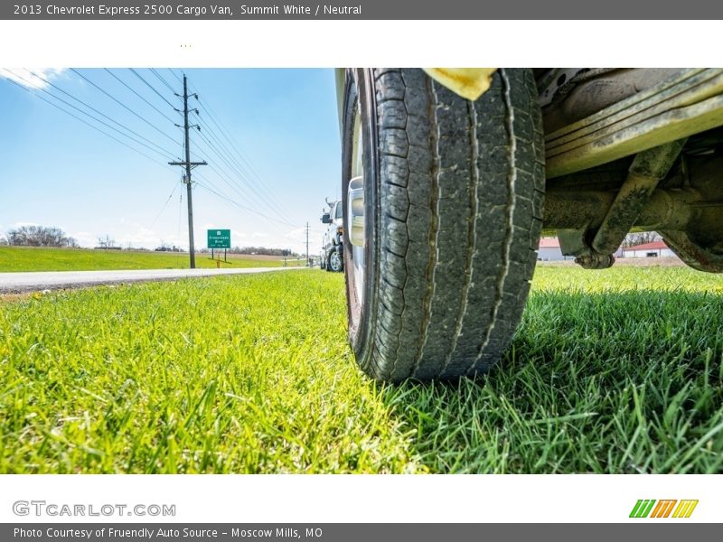 Summit White / Neutral 2013 Chevrolet Express 2500 Cargo Van