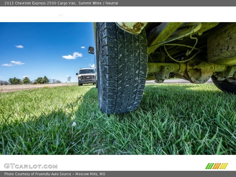 Summit White / Neutral 2013 Chevrolet Express 2500 Cargo Van