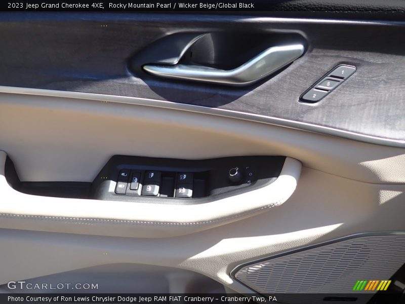 Rocky Mountain Pearl / Wicker Beige/Global Black 2023 Jeep Grand Cherokee 4XE