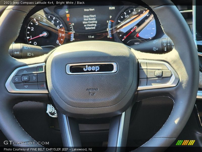 Bright White / Black 2023 Jeep Compass Latitude 4x4