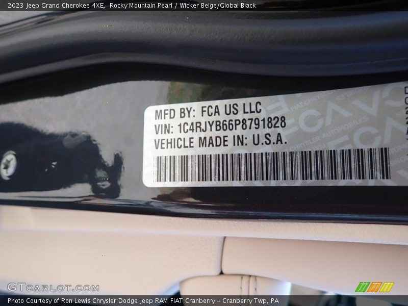 Rocky Mountain Pearl / Wicker Beige/Global Black 2023 Jeep Grand Cherokee 4XE