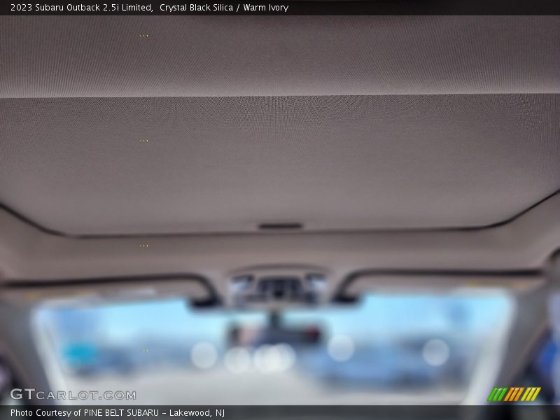 Crystal Black Silica / Warm Ivory 2023 Subaru Outback 2.5i Limited