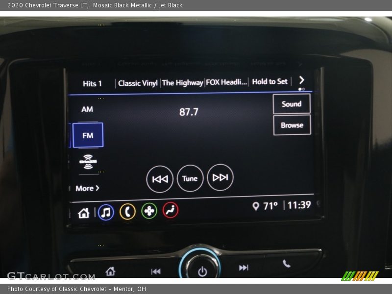 Mosaic Black Metallic / Jet Black 2020 Chevrolet Traverse LT