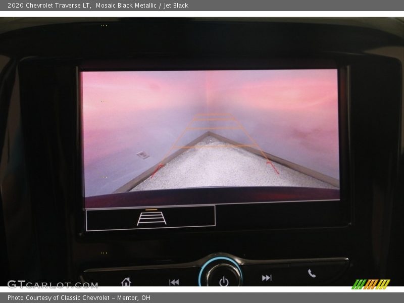 Mosaic Black Metallic / Jet Black 2020 Chevrolet Traverse LT
