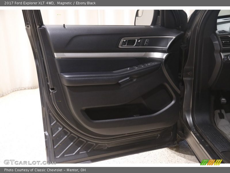 Magnetic / Ebony Black 2017 Ford Explorer XLT 4WD