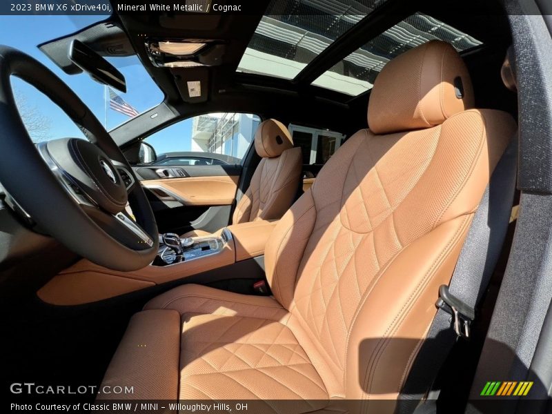Mineral White Metallic / Cognac 2023 BMW X6 xDrive40i
