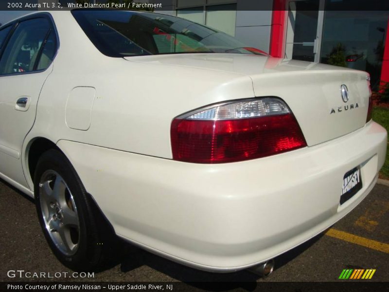 White Diamond Pearl / Parchment 2002 Acura TL 3.2