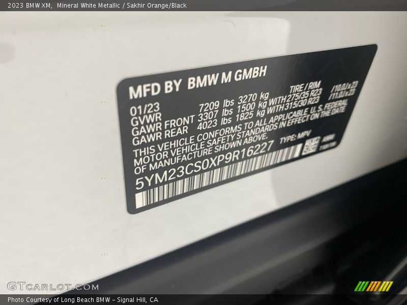 Mineral White Metallic / Sakhir Orange/Black 2023 BMW XM