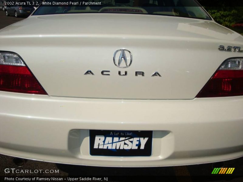 White Diamond Pearl / Parchment 2002 Acura TL 3.2