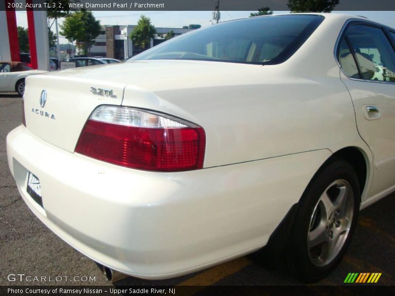 White Diamond Pearl / Parchment 2002 Acura TL 3.2