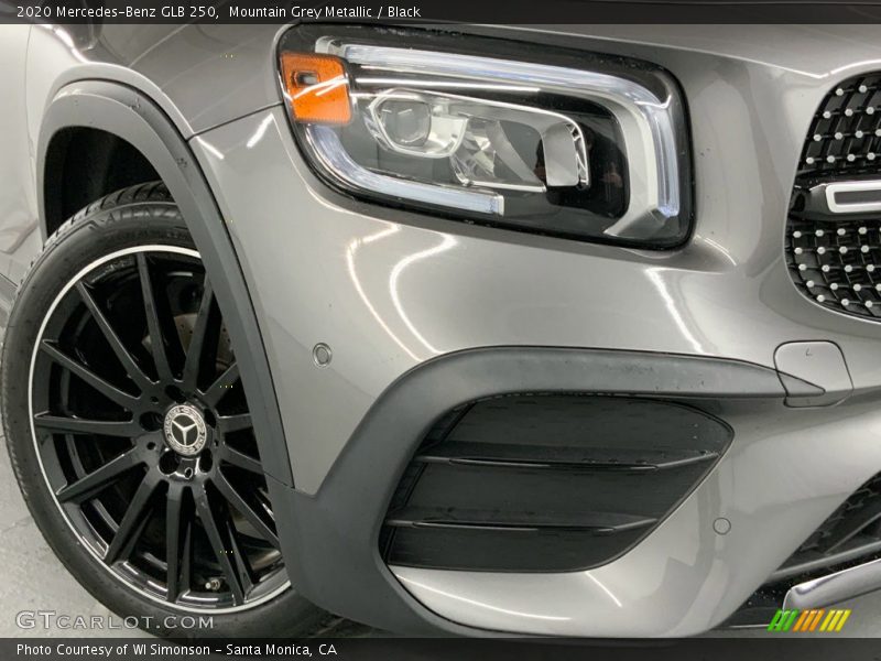 Mountain Grey Metallic / Black 2020 Mercedes-Benz GLB 250