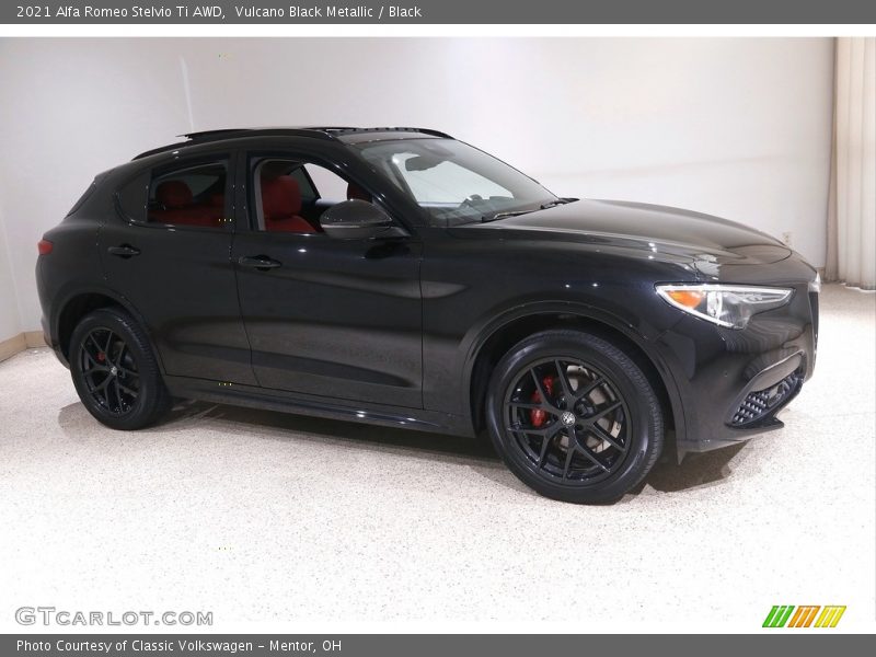 Vulcano Black Metallic / Black 2021 Alfa Romeo Stelvio Ti AWD