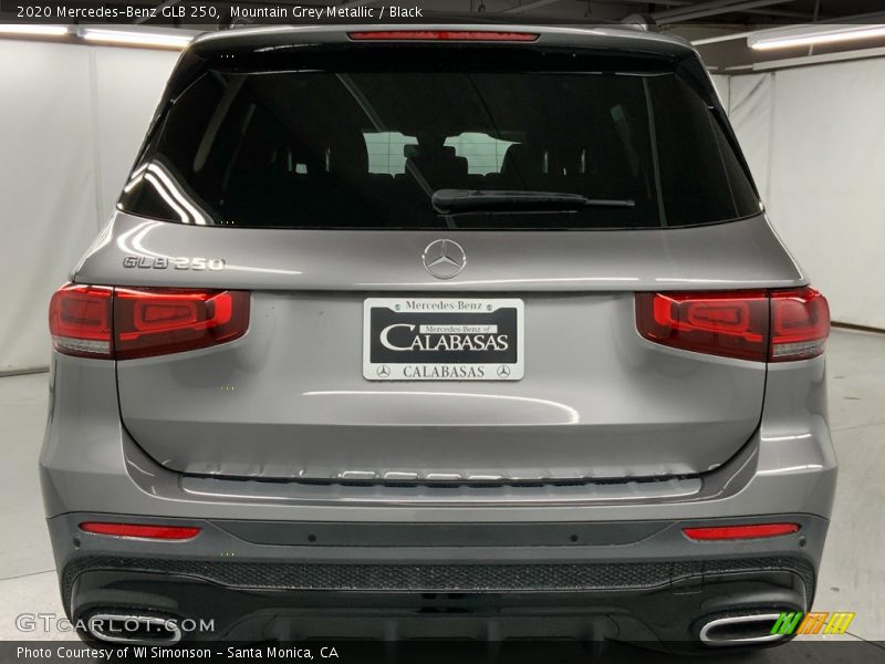 Mountain Grey Metallic / Black 2020 Mercedes-Benz GLB 250