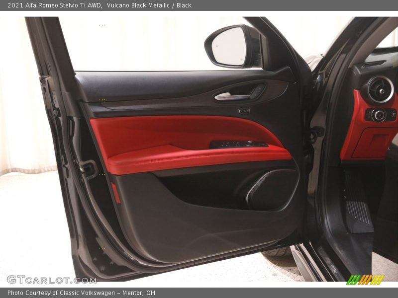 Vulcano Black Metallic / Black 2021 Alfa Romeo Stelvio Ti AWD