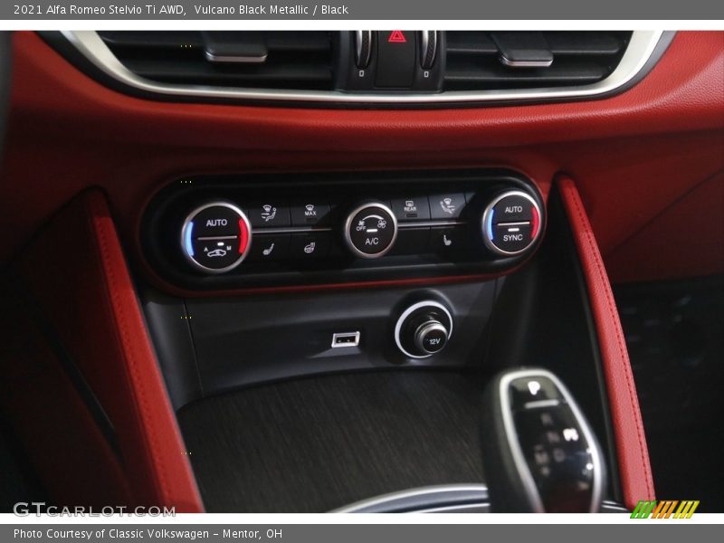Vulcano Black Metallic / Black 2021 Alfa Romeo Stelvio Ti AWD