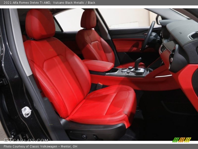 Vulcano Black Metallic / Black 2021 Alfa Romeo Stelvio Ti AWD