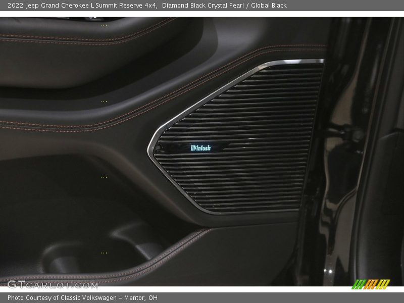 Diamond Black Crystal Pearl / Global Black 2022 Jeep Grand Cherokee L Summit Reserve 4x4