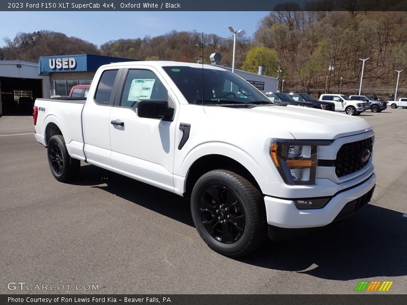 Oxford White / Black 2023 Ford F150 XLT SuperCab 4x4