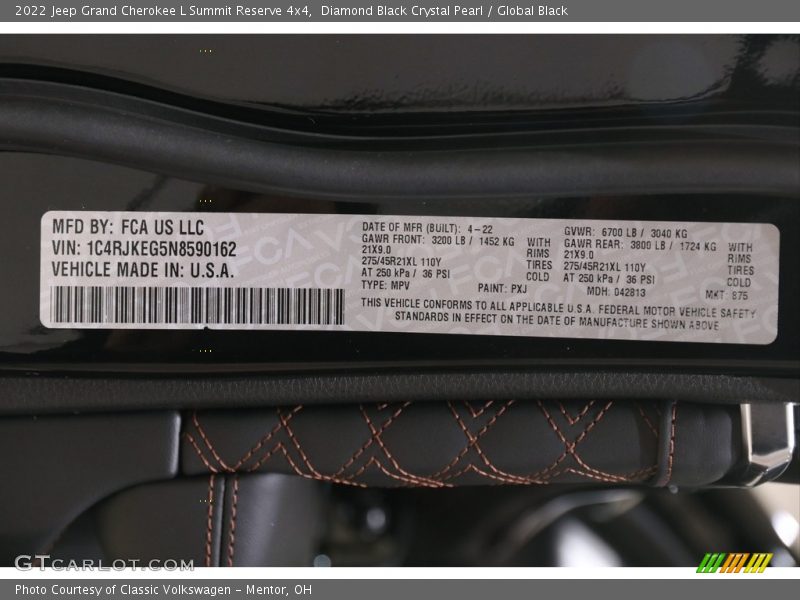 Diamond Black Crystal Pearl / Global Black 2022 Jeep Grand Cherokee L Summit Reserve 4x4