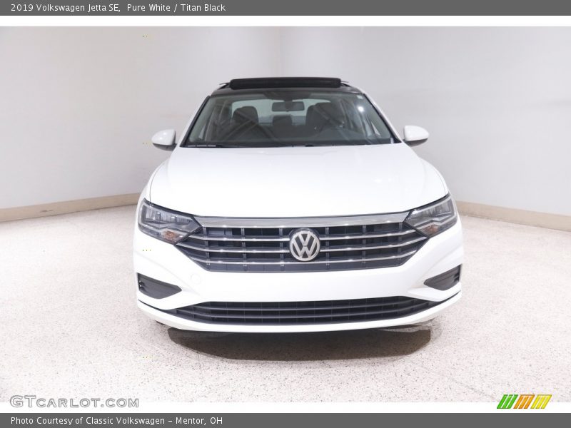 Pure White / Titan Black 2019 Volkswagen Jetta SE