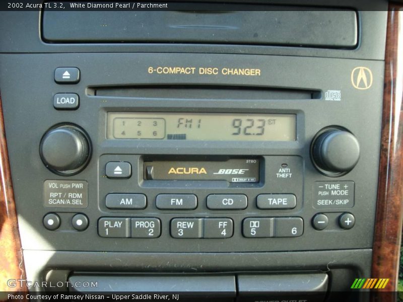 White Diamond Pearl / Parchment 2002 Acura TL 3.2