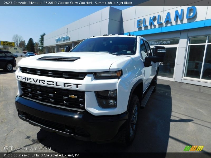 Summit White / Jet Black 2023 Chevrolet Silverado 2500HD Custom Crew Cab 4x4