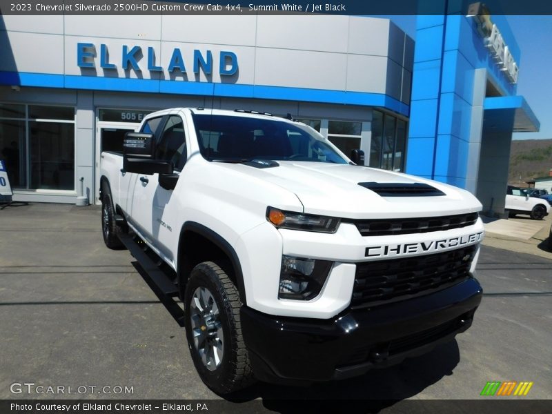 Summit White / Jet Black 2023 Chevrolet Silverado 2500HD Custom Crew Cab 4x4