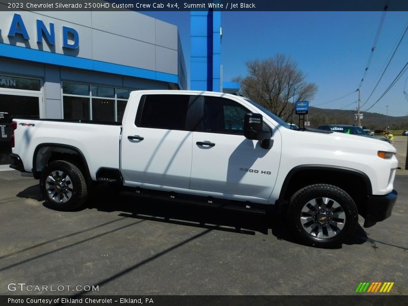 Summit White / Jet Black 2023 Chevrolet Silverado 2500HD Custom Crew Cab 4x4