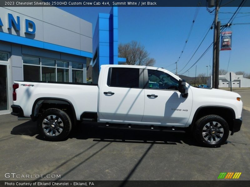 Summit White / Jet Black 2023 Chevrolet Silverado 2500HD Custom Crew Cab 4x4