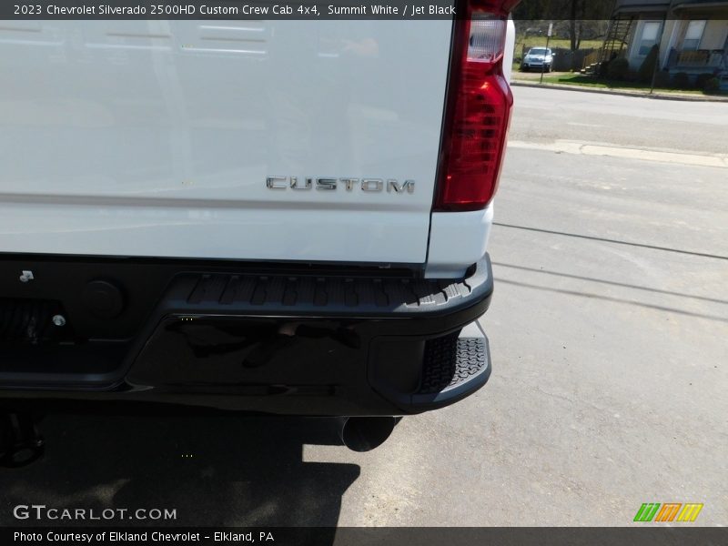 Summit White / Jet Black 2023 Chevrolet Silverado 2500HD Custom Crew Cab 4x4