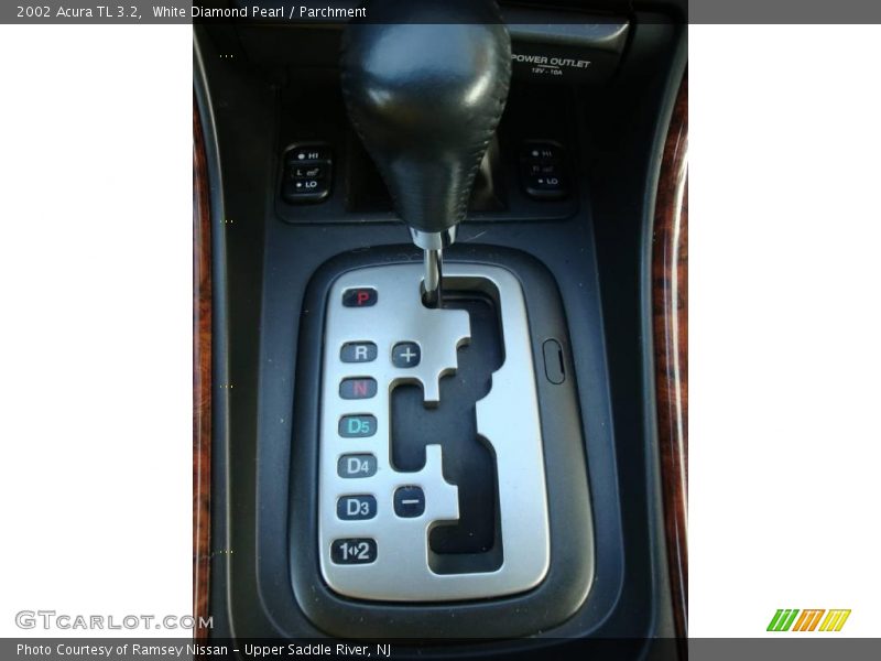 White Diamond Pearl / Parchment 2002 Acura TL 3.2