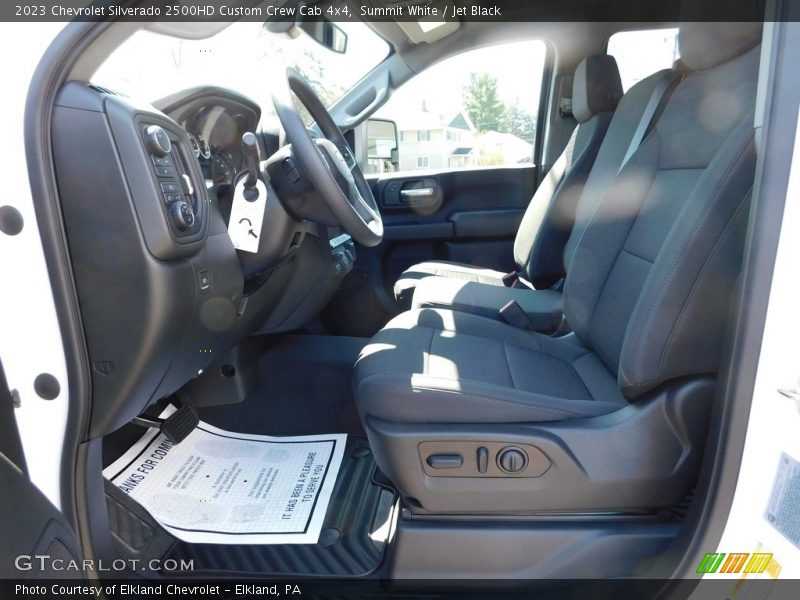 Summit White / Jet Black 2023 Chevrolet Silverado 2500HD Custom Crew Cab 4x4