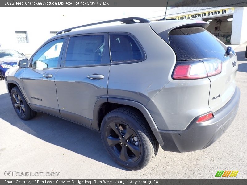 Sting-Gray / Black 2023 Jeep Cherokee Altitude Lux 4x4