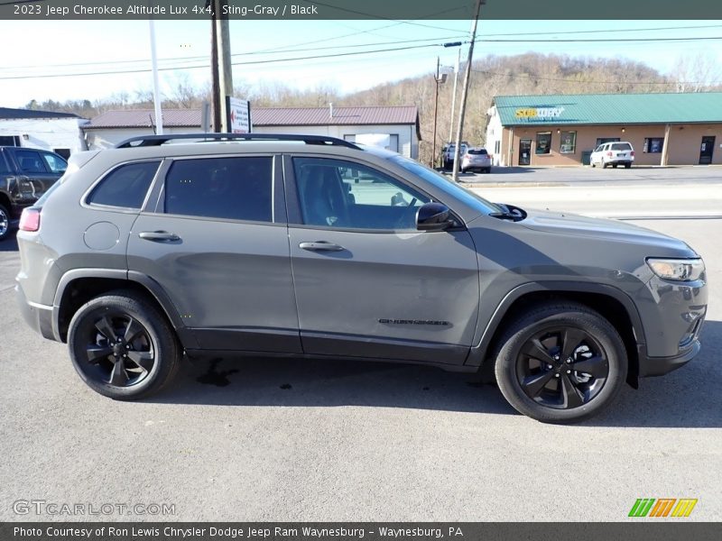 Sting-Gray / Black 2023 Jeep Cherokee Altitude Lux 4x4