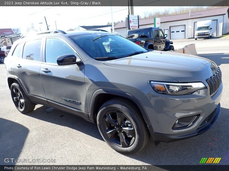 Sting-Gray / Black 2023 Jeep Cherokee Altitude Lux 4x4