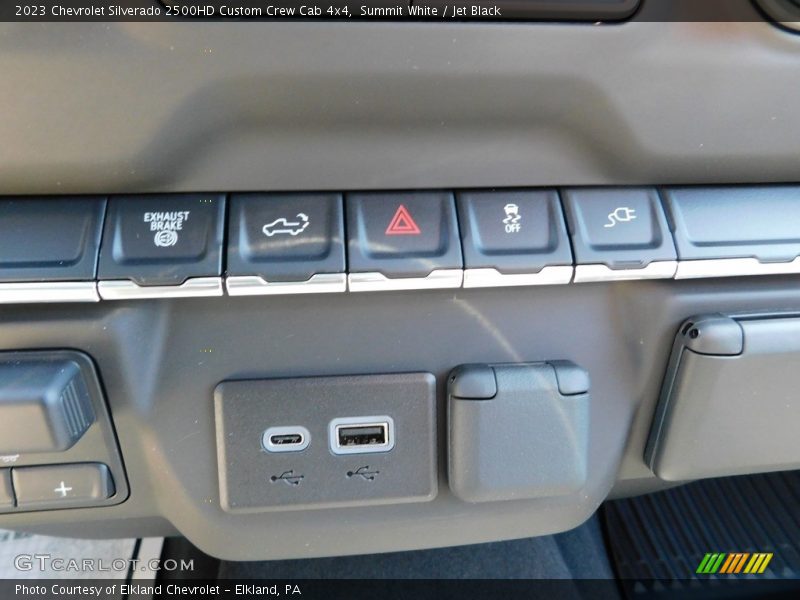 Summit White / Jet Black 2023 Chevrolet Silverado 2500HD Custom Crew Cab 4x4