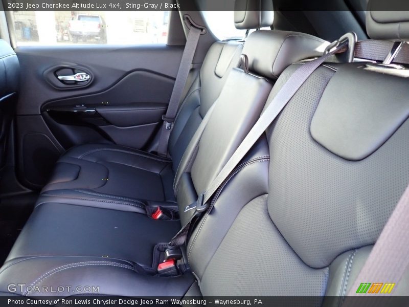 Sting-Gray / Black 2023 Jeep Cherokee Altitude Lux 4x4
