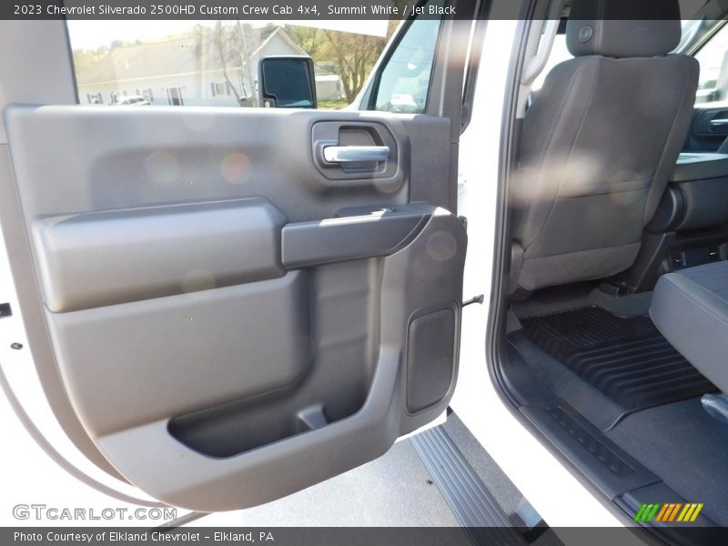 Summit White / Jet Black 2023 Chevrolet Silverado 2500HD Custom Crew Cab 4x4