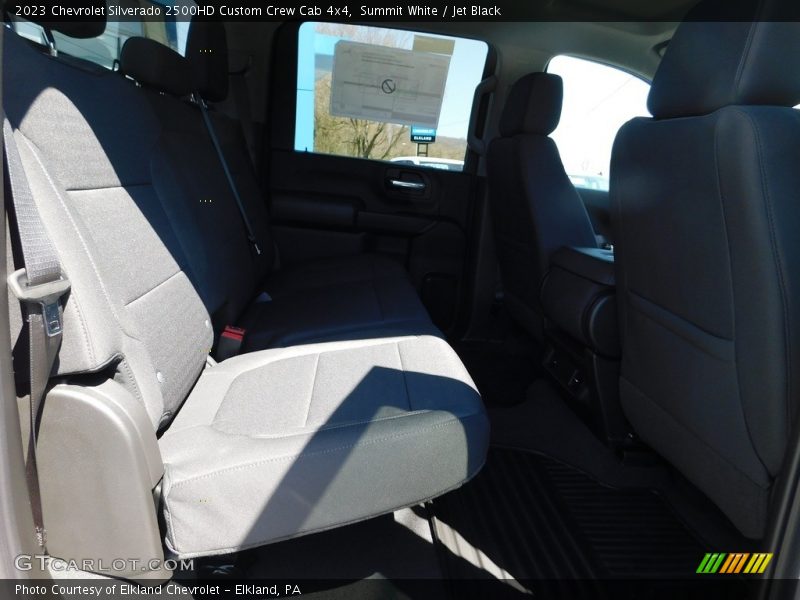 Summit White / Jet Black 2023 Chevrolet Silverado 2500HD Custom Crew Cab 4x4