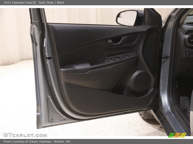 Sonic Silver / Black 2021 Hyundai Kona SE