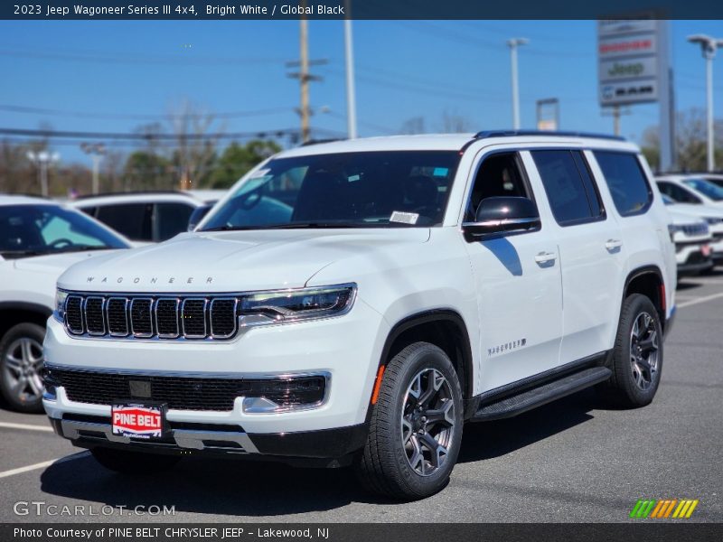 Bright White / Global Black 2023 Jeep Wagoneer Series III 4x4