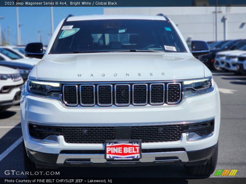 Bright White / Global Black 2023 Jeep Wagoneer Series III 4x4
