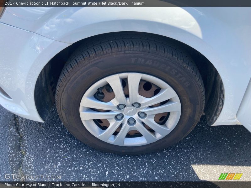 Summit White / Jet Black/Dark Titanium 2017 Chevrolet Sonic LT Hatchback