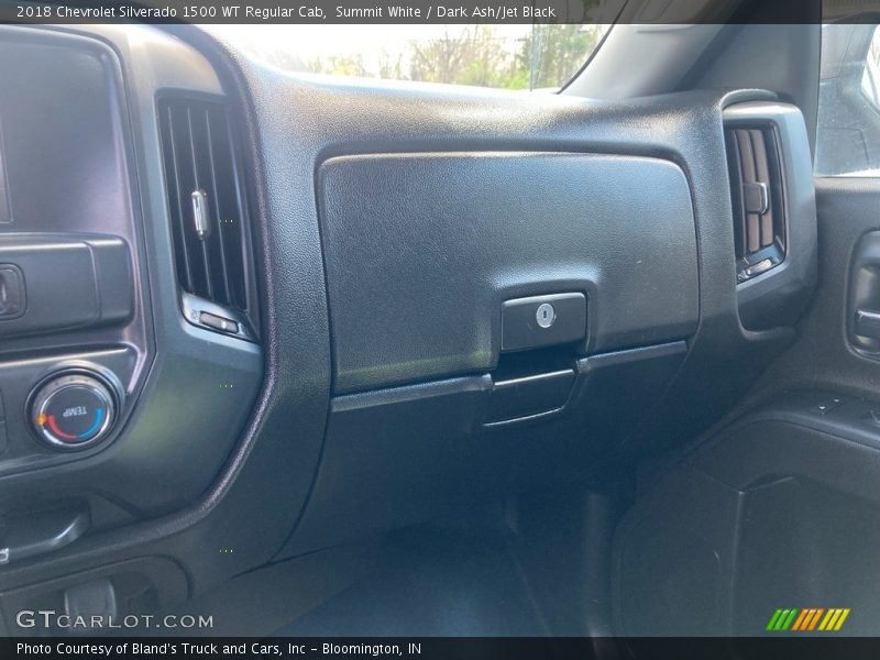Summit White / Dark Ash/Jet Black 2018 Chevrolet Silverado 1500 WT Regular Cab