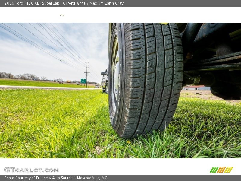 Oxford White / Medium Earth Gray 2016 Ford F150 XLT SuperCab